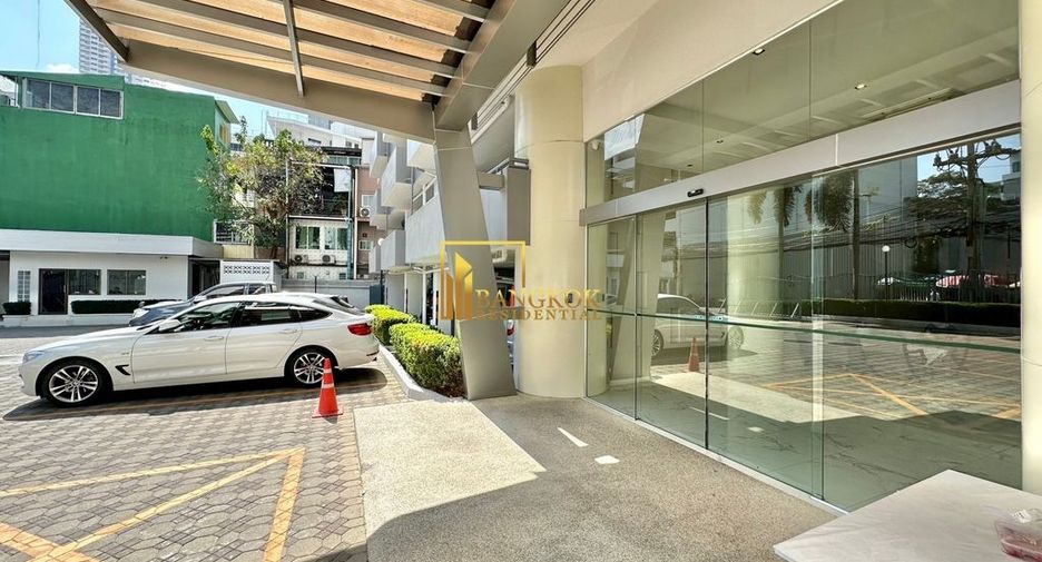 For rent 3 bedrooms condo in Khlong Toei, Bangkok