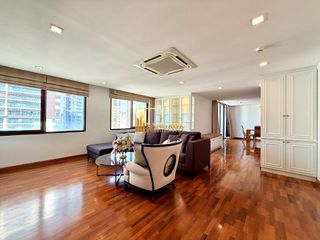 For rent 3 bedrooms condo in Khlong Toei, Bangkok