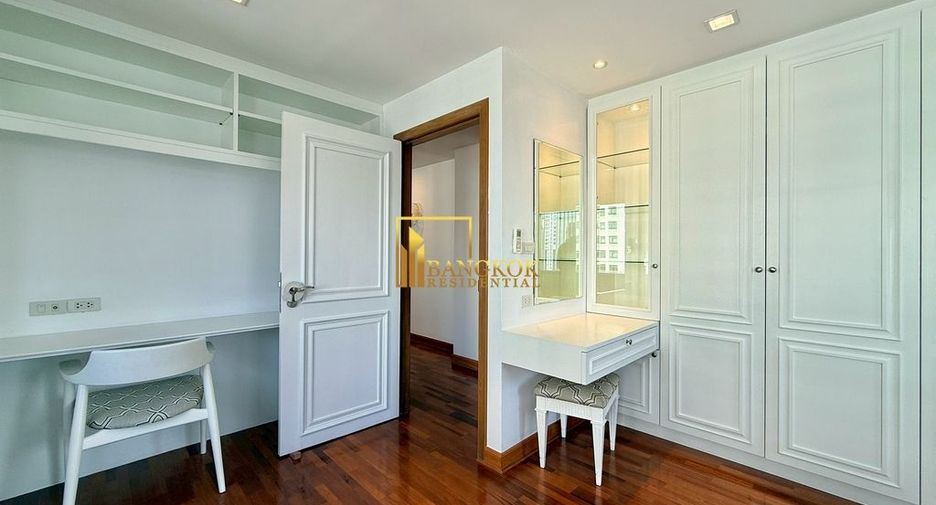 For rent 3 bedrooms condo in Khlong Toei, Bangkok