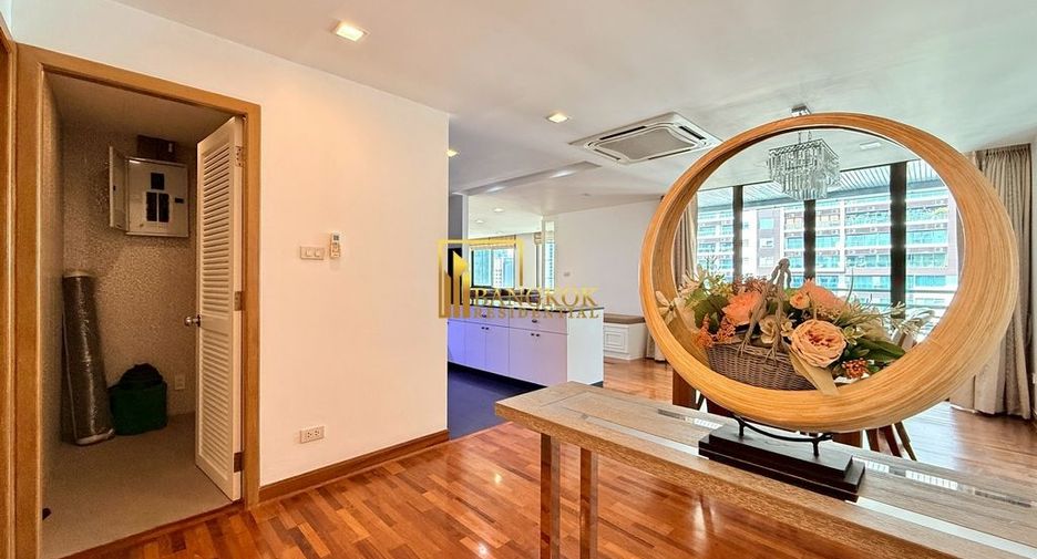 For rent 3 bedrooms condo in Khlong Toei, Bangkok