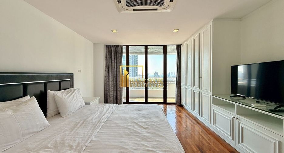 For rent 3 bedrooms condo in Khlong Toei, Bangkok