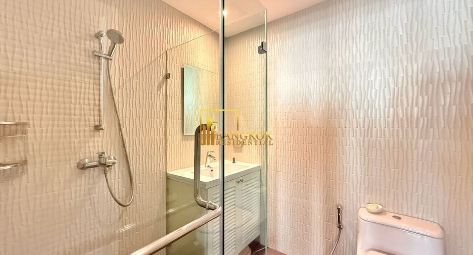 For rent 3 bedrooms condo in Khlong Toei, Bangkok