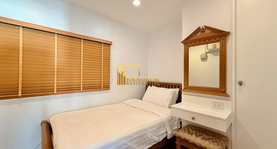 For rent 3 bedrooms condo in Khlong Toei, Bangkok