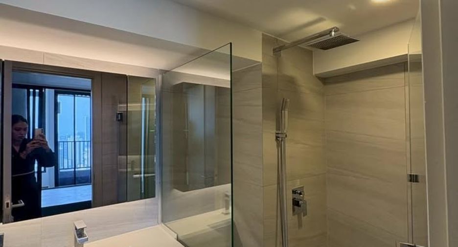 Condo en venta de 2 habitaciones en Bang Rak, Bangkok