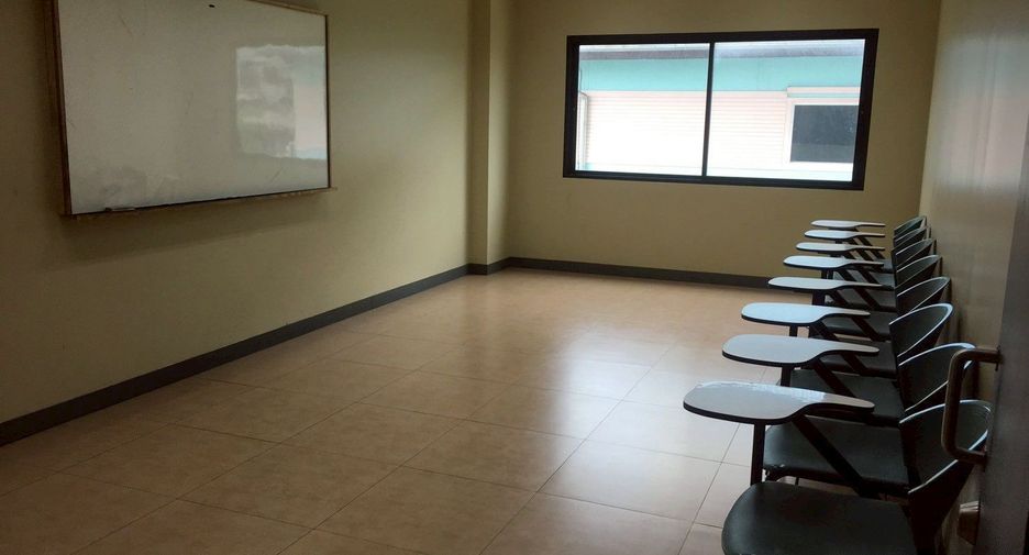 For rent office in Yan Nawa, Bangkok