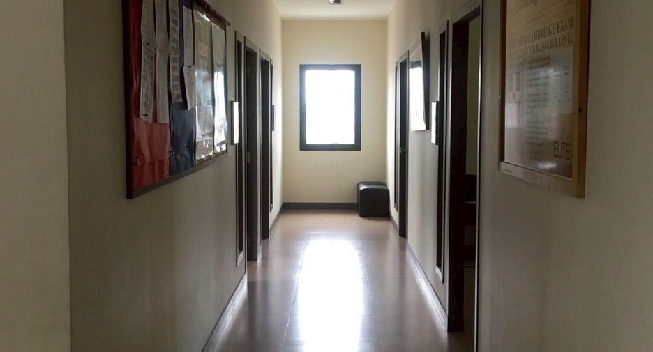 For rent office in Yan Nawa, Bangkok