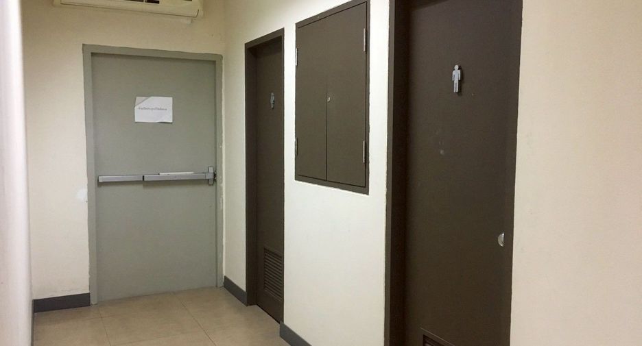 For rent office in Yan Nawa, Bangkok