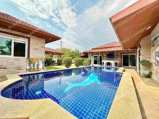For rent 6 bedrooms villa in Bang Lamung, Chonburi