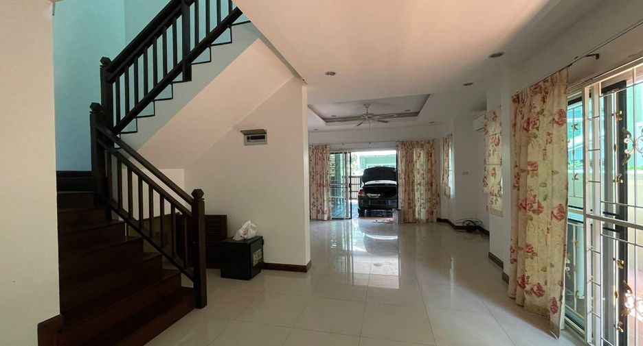 À vendre 3 chambres villa à Bang Lamung, Chonburi