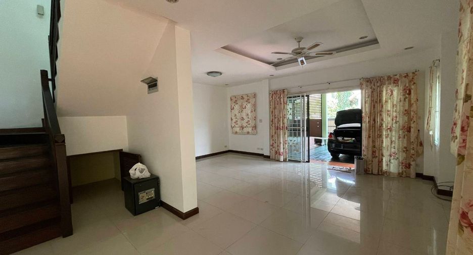 À vendre 3 chambres villa à Bang Lamung, Chonburi