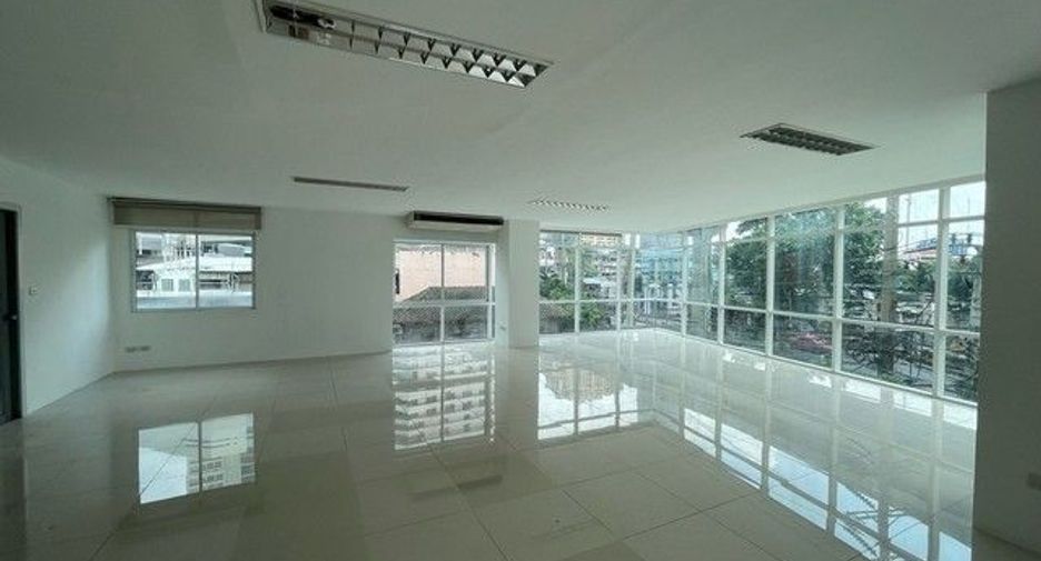 Hotel zur Miete mit 1 Zimmer in Khlong San, Bangkok