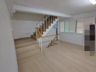 For rent 4 bedrooms retail Space in Phaya Thai, Bangkok