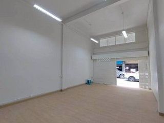 For rent 4 bedrooms retail Space in Phaya Thai, Bangkok