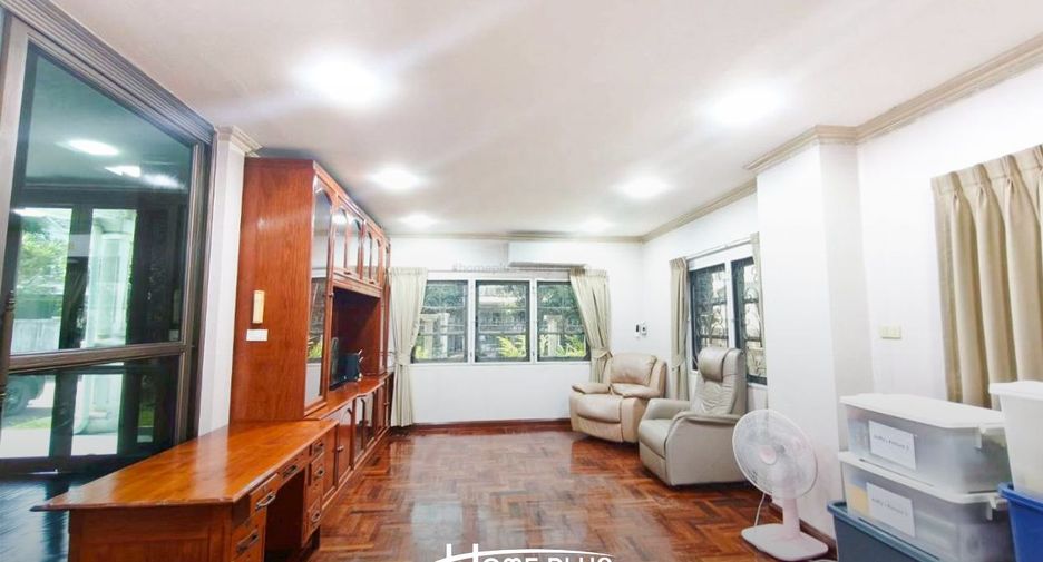 Haus zum Kauf mit 4 Zimmer in Taling Chan, Bangkok
