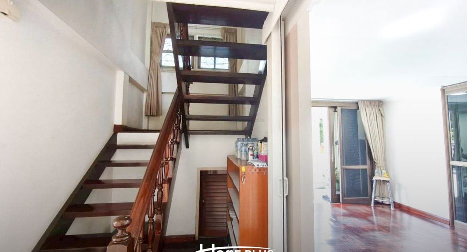 Haus zum Kauf mit 4 Zimmer in Taling Chan, Bangkok