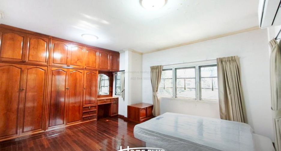 Haus zum Kauf mit 4 Zimmer in Taling Chan, Bangkok