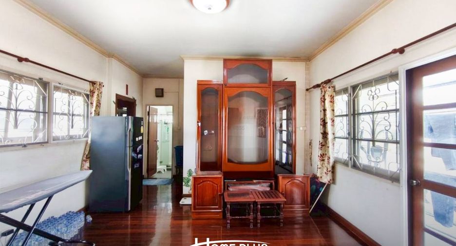 Haus zum Kauf mit 4 Zimmer in Taling Chan, Bangkok