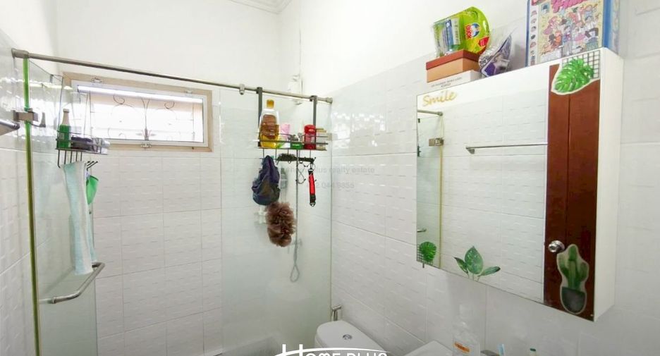 Haus zum Kauf mit 4 Zimmer in Taling Chan, Bangkok