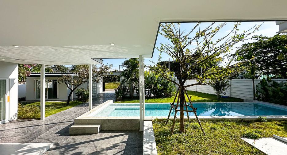 For rent and for sale 6 bedrooms house in San Sai, Chiang Mai