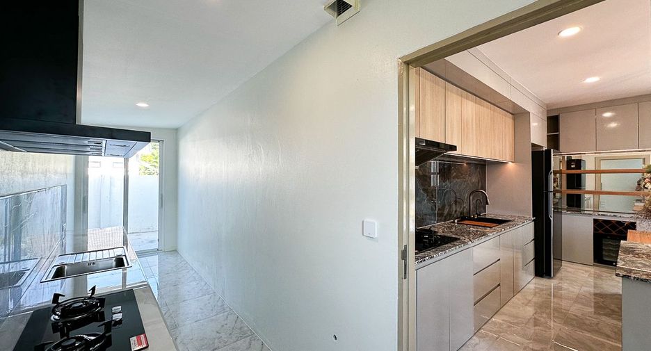 For rent and for sale 6 bedrooms house in San Sai, Chiang Mai