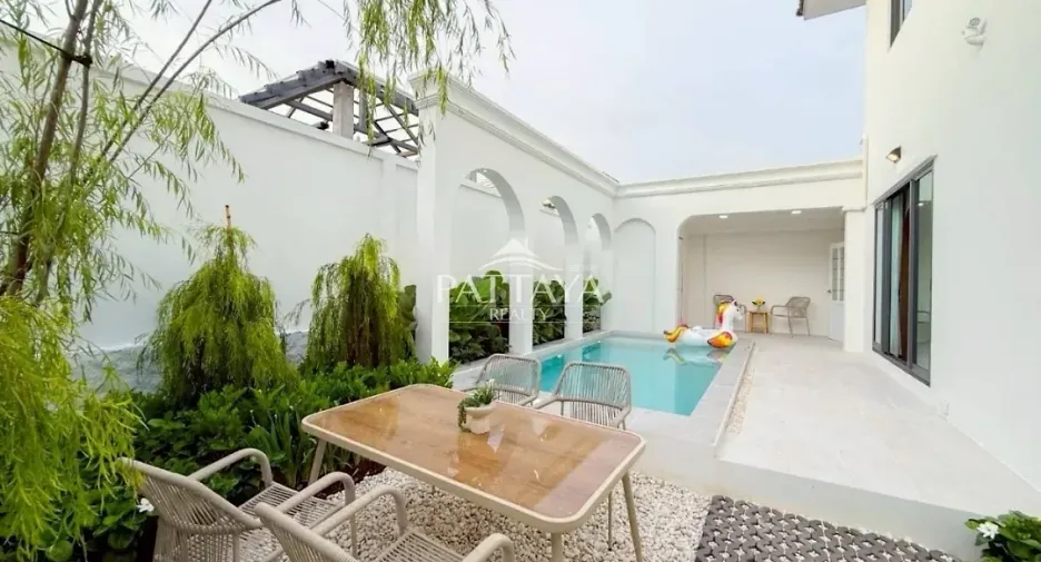 For sale 3 ベッドルーム villa in Sattahip, Chonburi