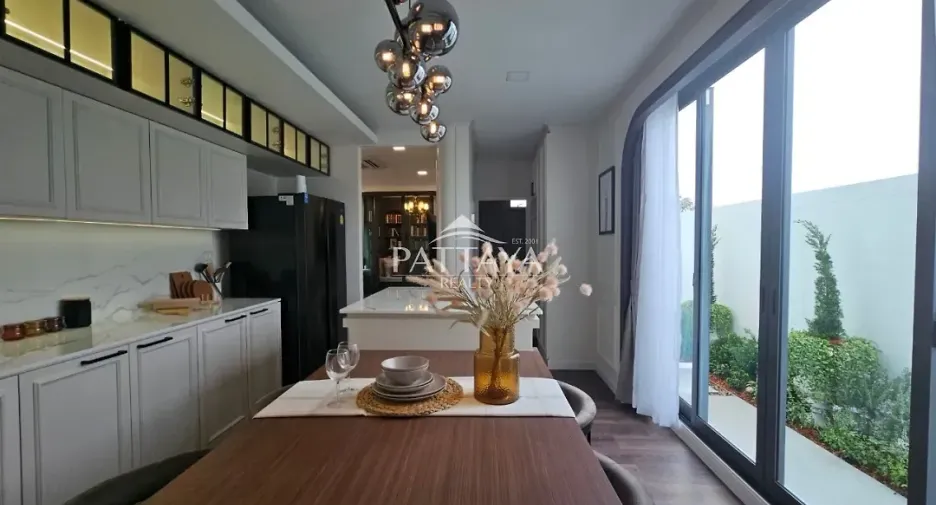 For sale 3 ベッドルーム villa in Sattahip, Chonburi