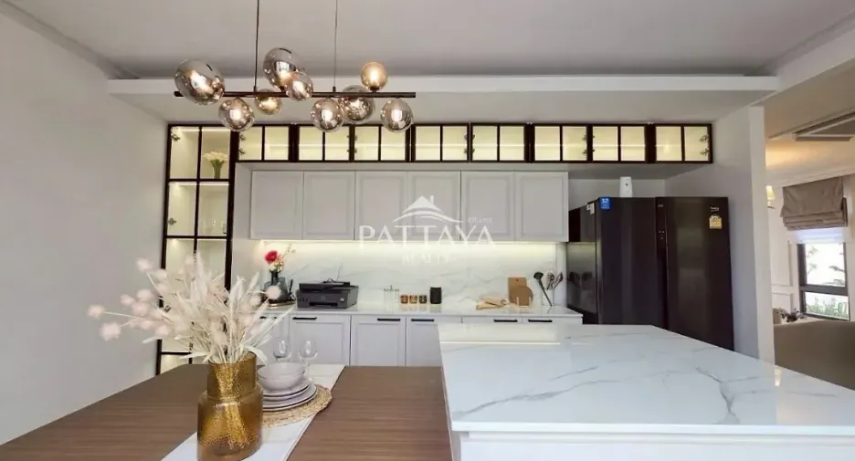 For sale 3 ベッドルーム villa in Sattahip, Chonburi