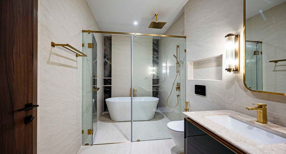 Haus zum Kauf mit 4 Zimmer in Bang Kapi, Bangkok