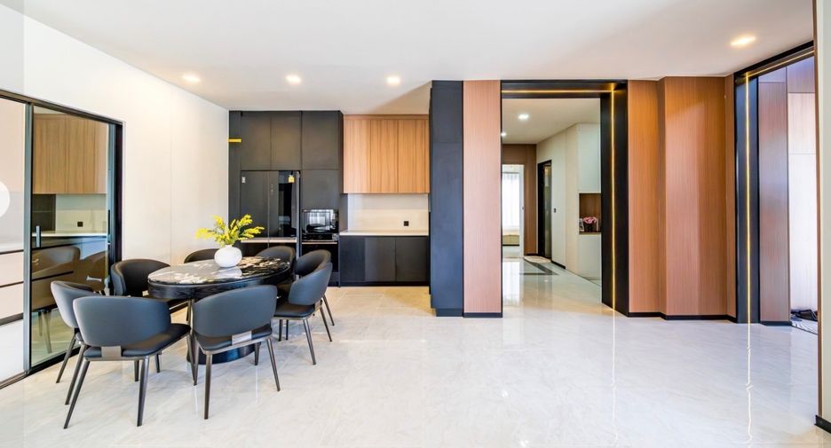 For sale 5 bedrooms villa in Bang Lamung, Chonburi