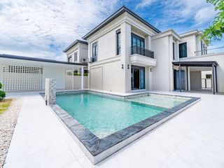Villa en venta de 5 habitaciones en Bang Lamung, Chonburi