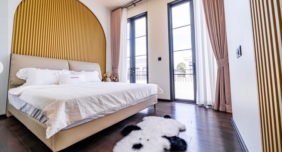 For sale 5 bedrooms villa in Bang Lamung, Chonburi