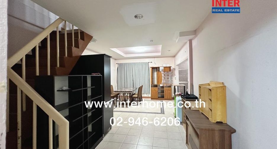 For sale 3 ベッドルーム townhouse in Saphan Sung, Bangkok