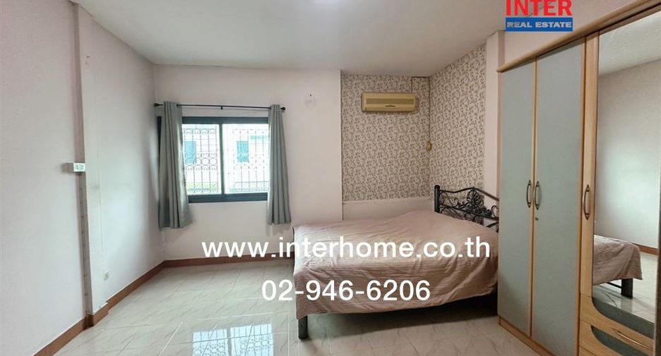 For sale 3 ベッドルーム townhouse in Saphan Sung, Bangkok