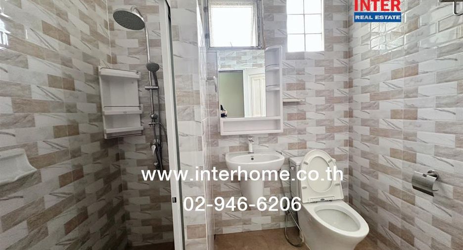 For sale 3 ベッドルーム townhouse in Saphan Sung, Bangkok