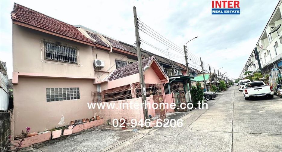 For sale 3 ベッドルーム townhouse in Saphan Sung, Bangkok