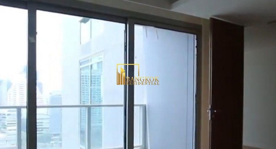 For rent 4 bedrooms condo in Sathon, Bangkok