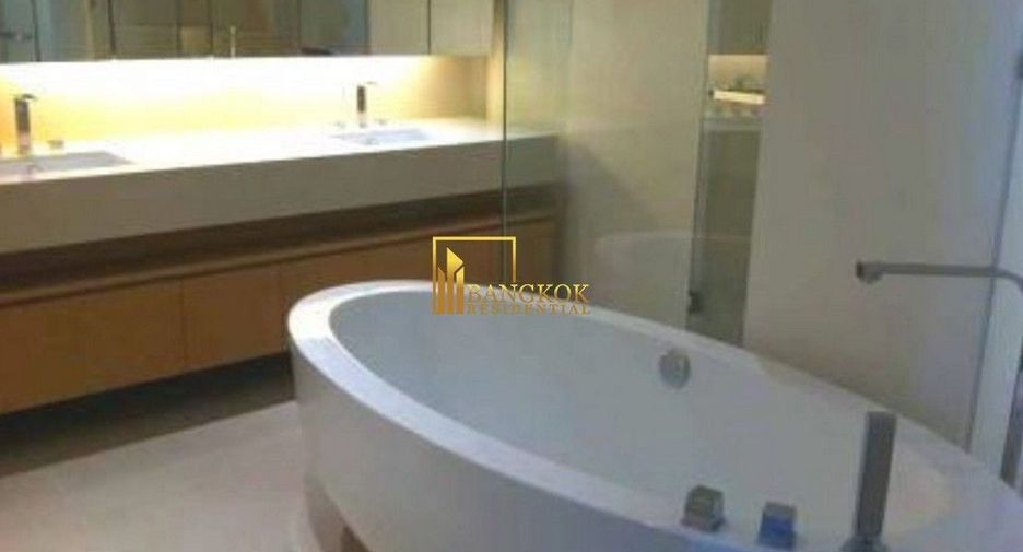 For rent 4 bedrooms condo in Sathon, Bangkok