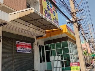 For sale 3 bedrooms retail Space in Bang Khun Thian, Bangkok