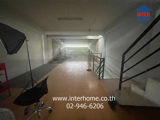 For sale 3 bedrooms retail Space in Bang Khun Thian, Bangkok