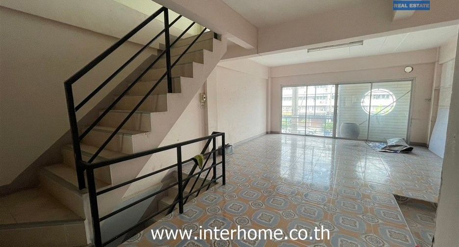 For sale 3 bedrooms retail Space in Bang Khun Thian, Bangkok