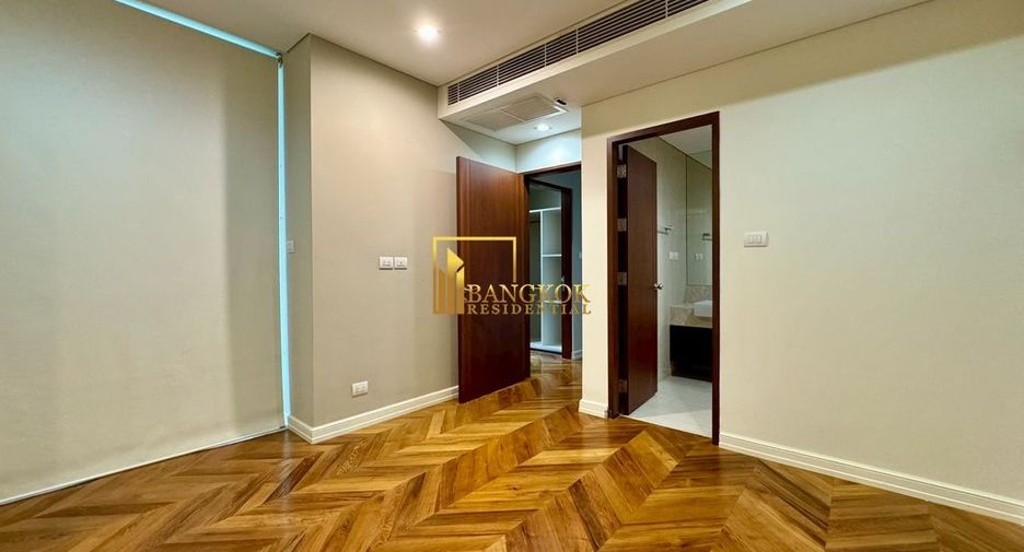 For rent 3 bedrooms condo in Pathum Wan, Bangkok