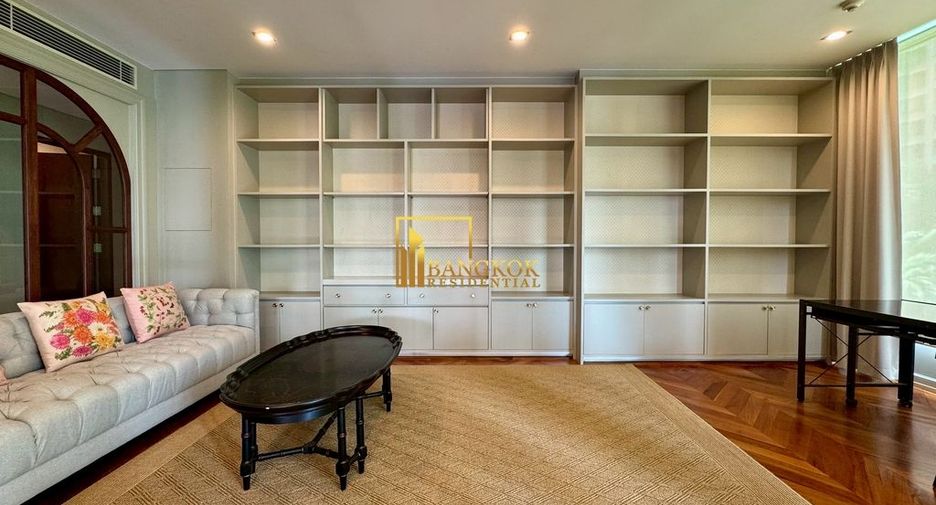 For rent 3 bedrooms condo in Pathum Wan, Bangkok