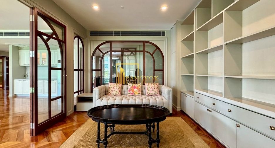 For rent 3 bedrooms condo in Pathum Wan, Bangkok