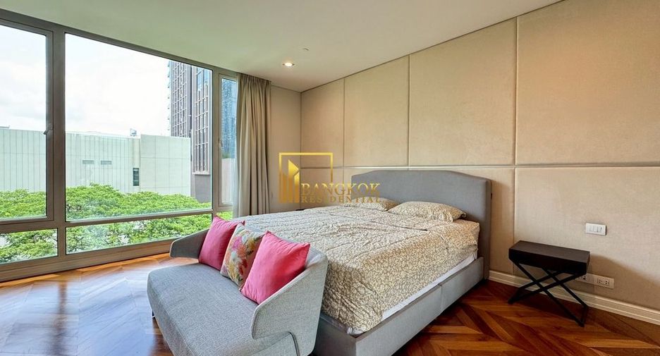 For rent 3 bedrooms condo in Pathum Wan, Bangkok
