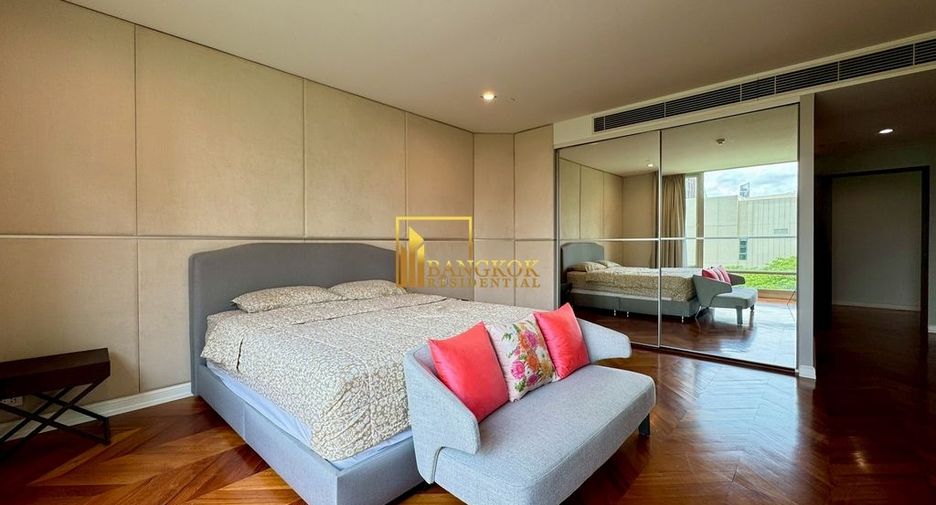 For rent 3 bedrooms condo in Pathum Wan, Bangkok