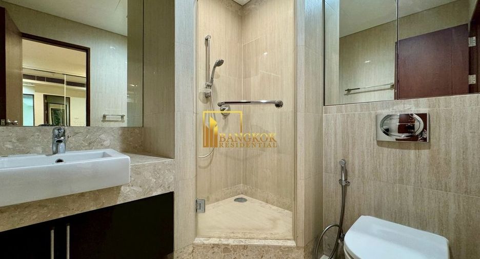For rent 3 bedrooms condo in Pathum Wan, Bangkok