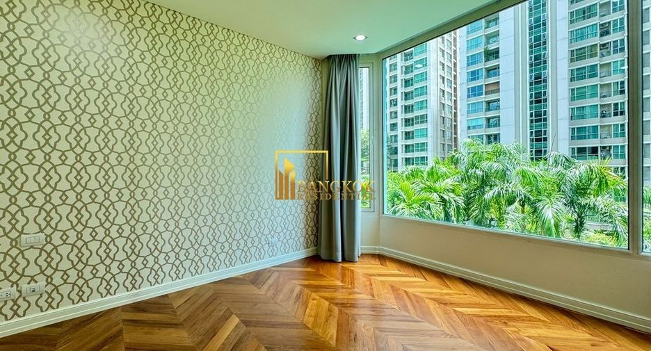 For rent 3 bedrooms condo in Pathum Wan, Bangkok