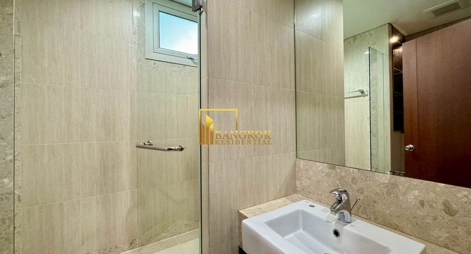 For rent 3 bedrooms condo in Pathum Wan, Bangkok