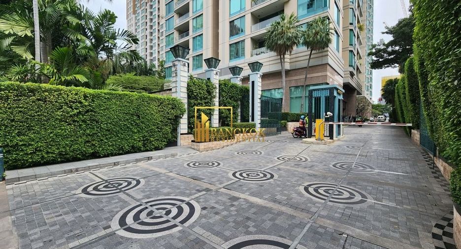 For rent 3 bedrooms condo in Pathum Wan, Bangkok
