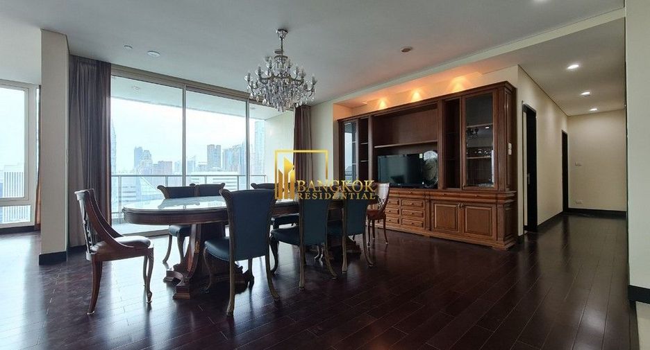 For rent 4 bedrooms condo in Pathum Wan, Bangkok